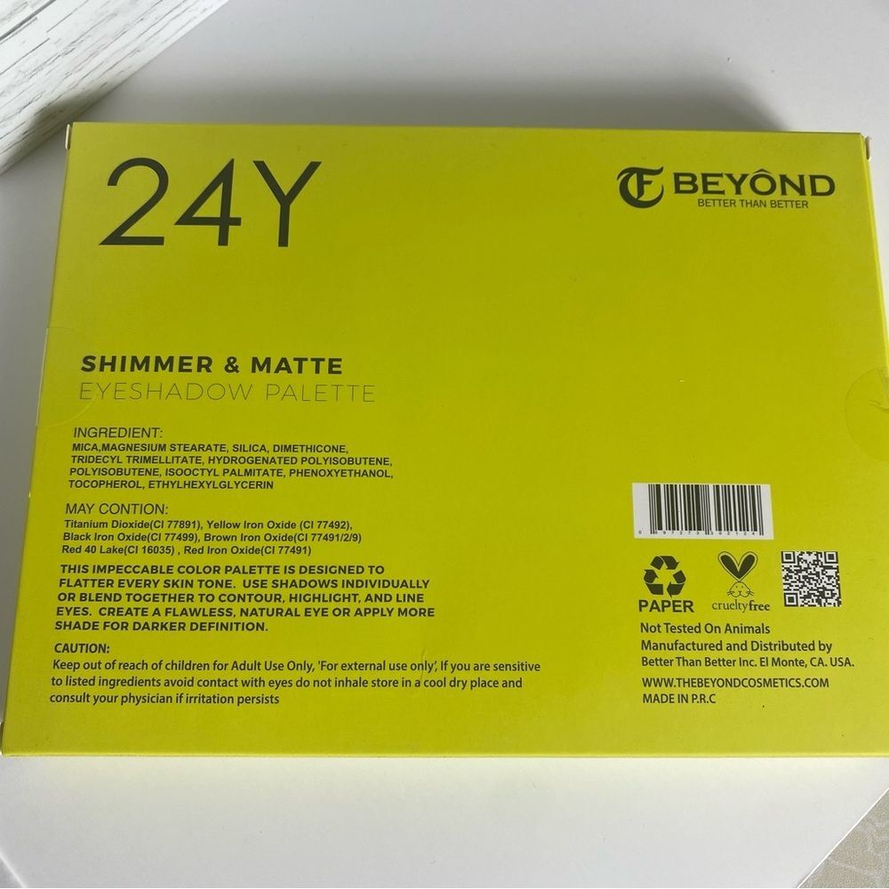 BEYOND Eyeshadow Palette 24 Colors Shimmer Matte Multicolor Brights Palette - Picture 5 of 5